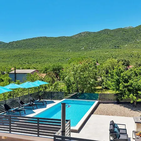 Pet Friendly In Rascane Gomila