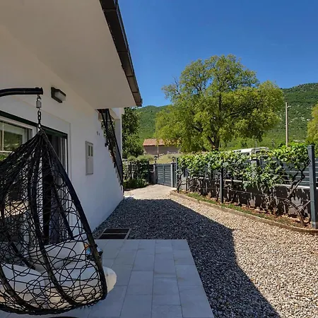 Pet Friendly In Rascane Будинок відпочинку Gomila